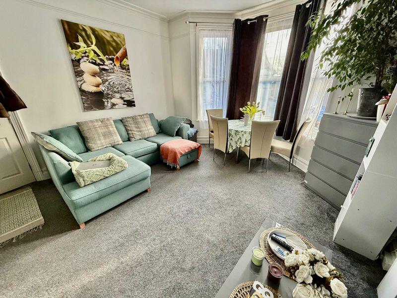 Apartment in Bournemouth, Boscombe - View 3