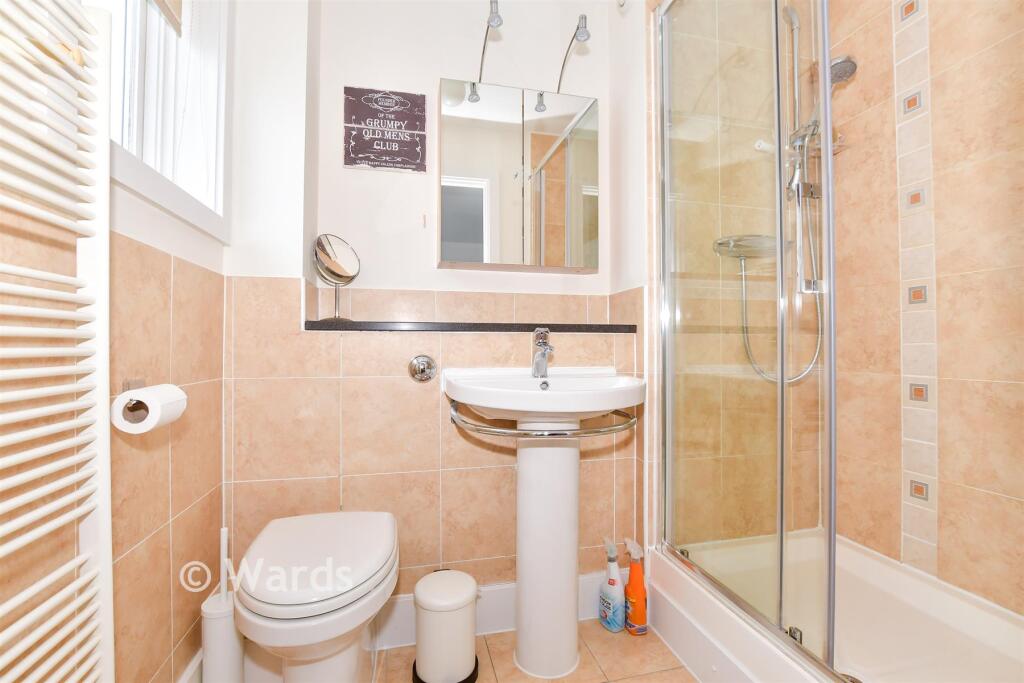 House in Tonbridge and Malling, Kings Hill - More