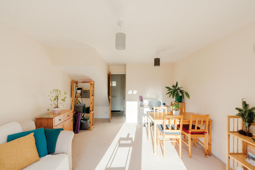 Swallows Court, Stoke Gifford, Bristol photo 4