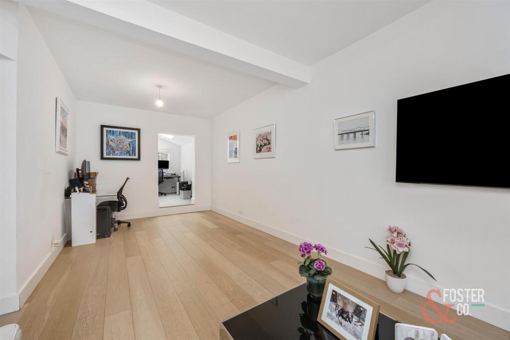 House in Brighton - View 5