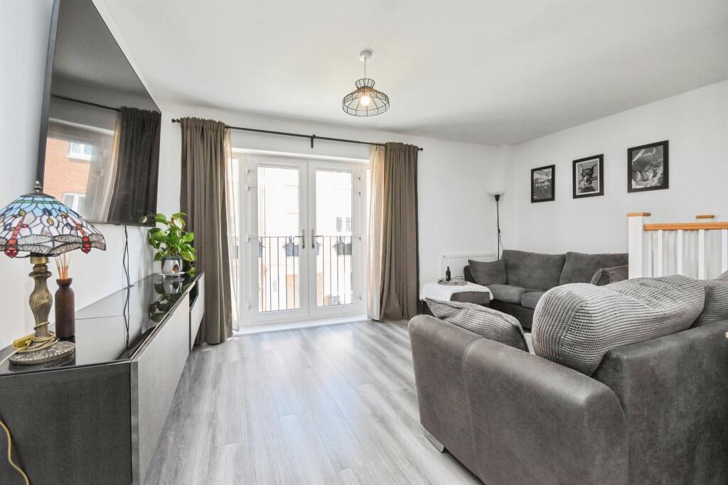 Apartment in Chelmsford, Channels - More