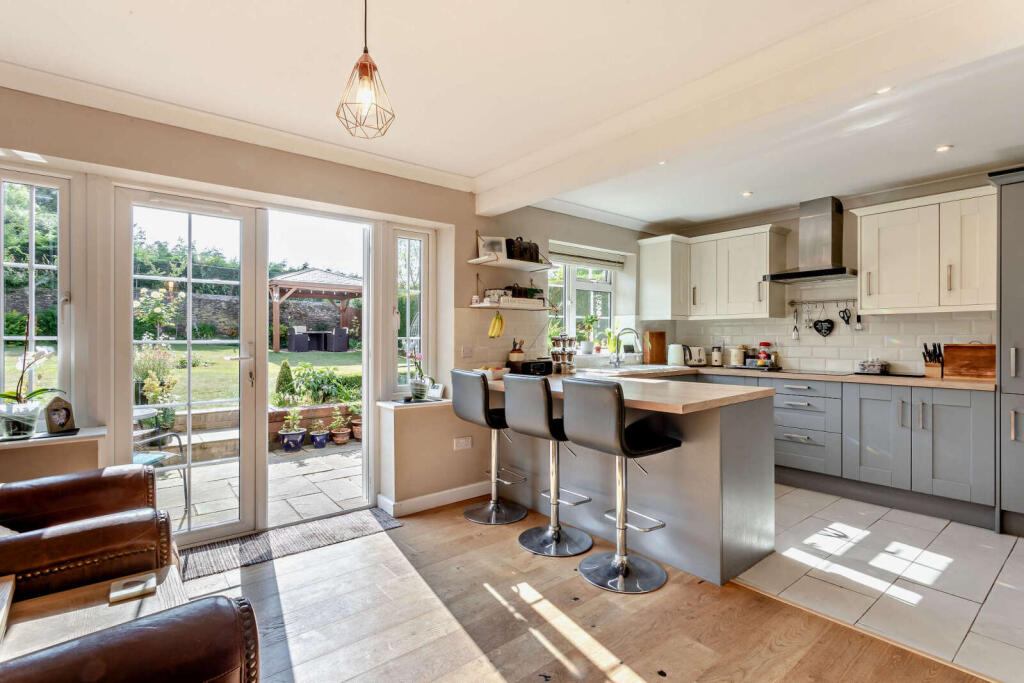 Kings Road, Oundle, Northamptonshire, PE8 photo 3