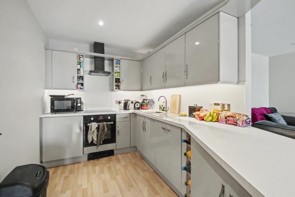 Apartment in Salford, Greater Manchester - View 3