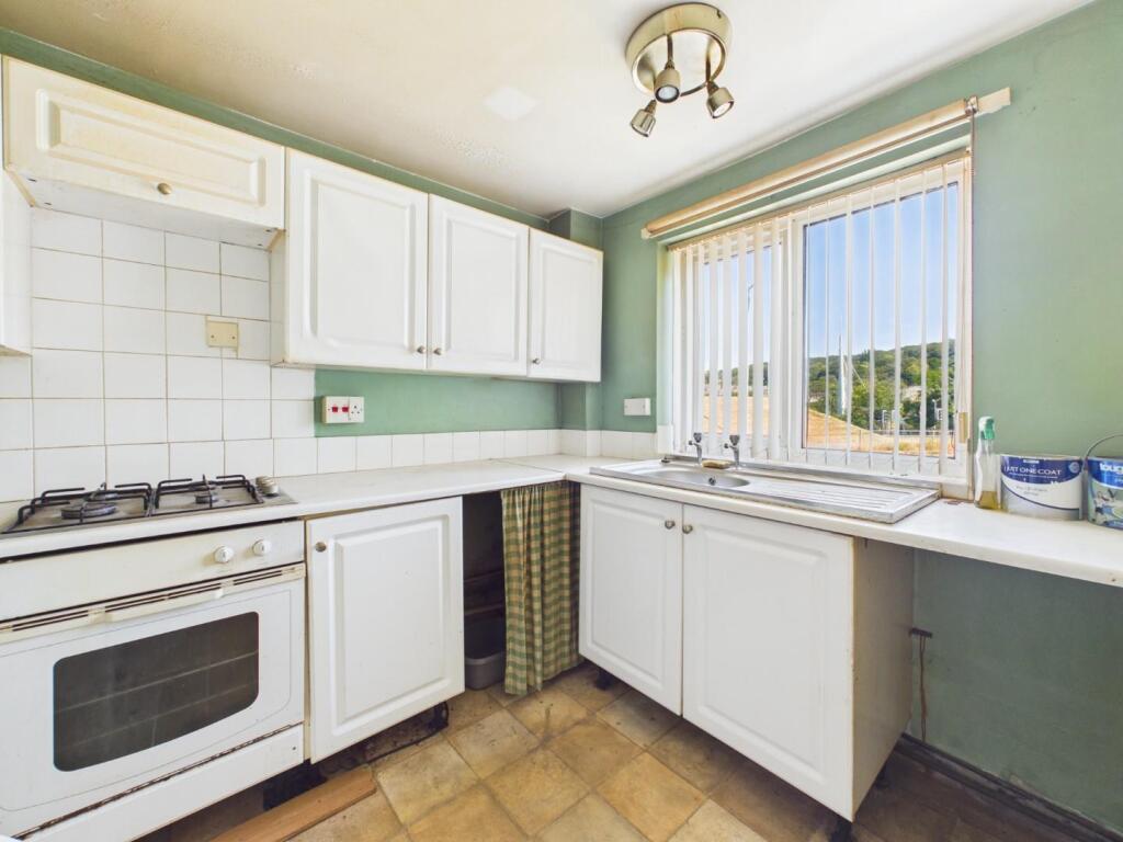 Apartment in Bingley, Bailey Hills - View 3