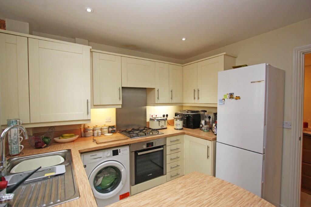 Gilmore Court, Highworth, SN6 7FG photo 3