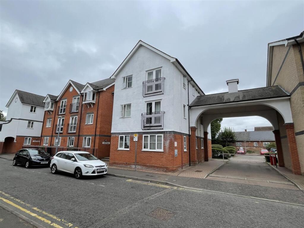 Main image of property: Victoria Chase, Colchester