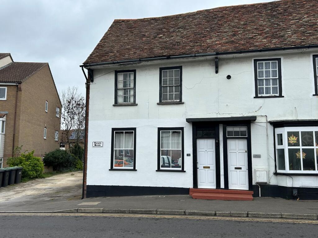 Main image of property: 3 Sun Street, Biggleswade, SG18