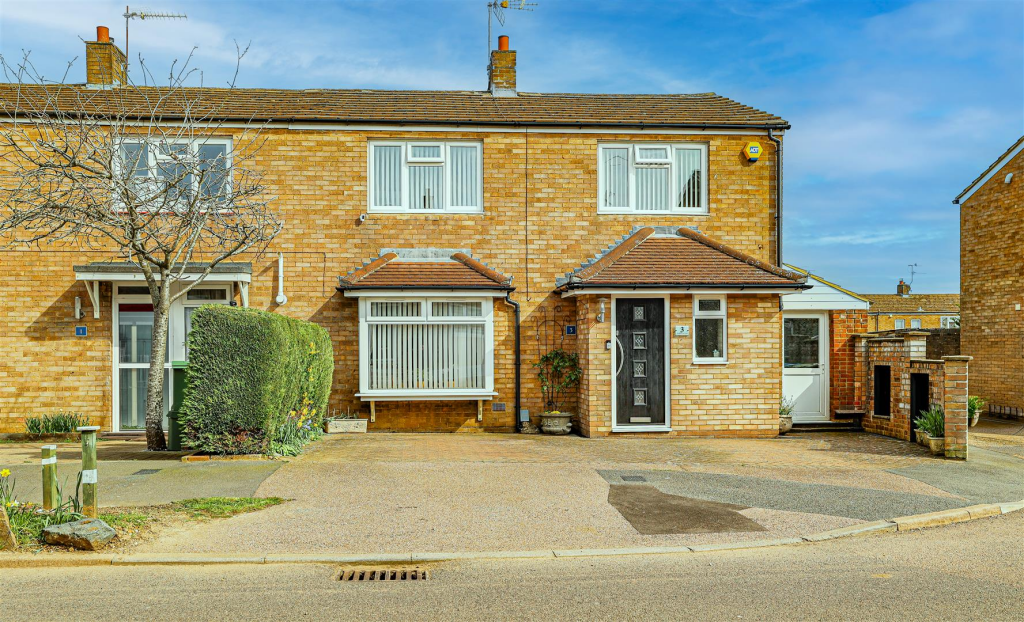 Main image of property: Micklefield Road, Hemel Hempstead, HP2