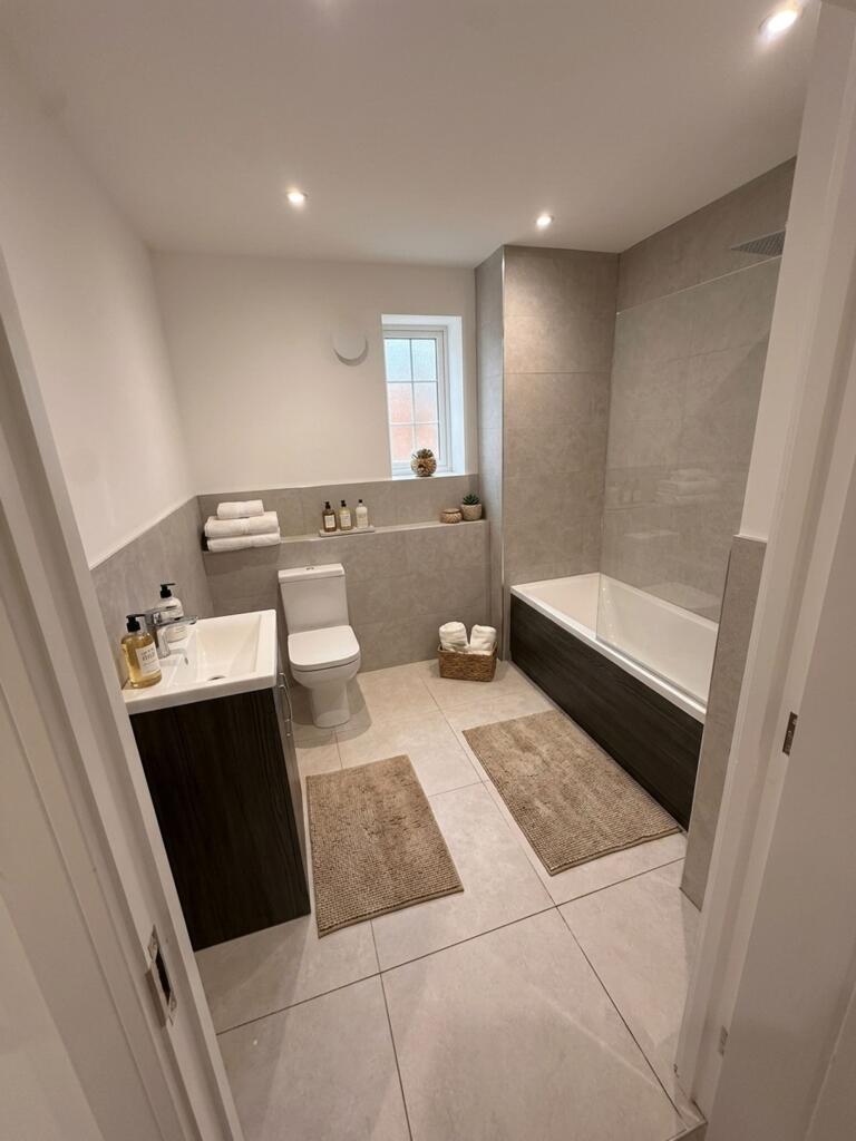 Apartment in Tonbridge - View 3