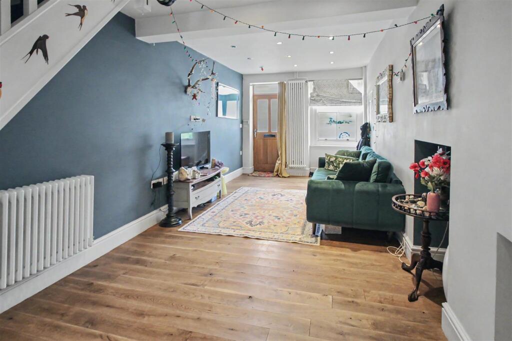 House in Kettering, Woodford - View 4