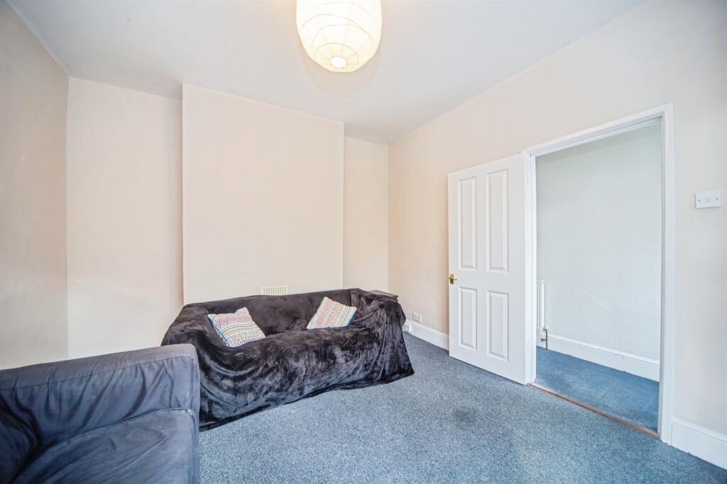 House in Southampton - View 4