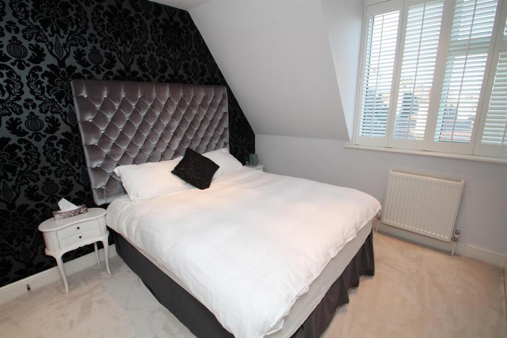 Apartment in Harrow - More