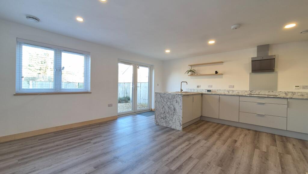 Main image of property: Chiltern Road, Dunstable, LU6