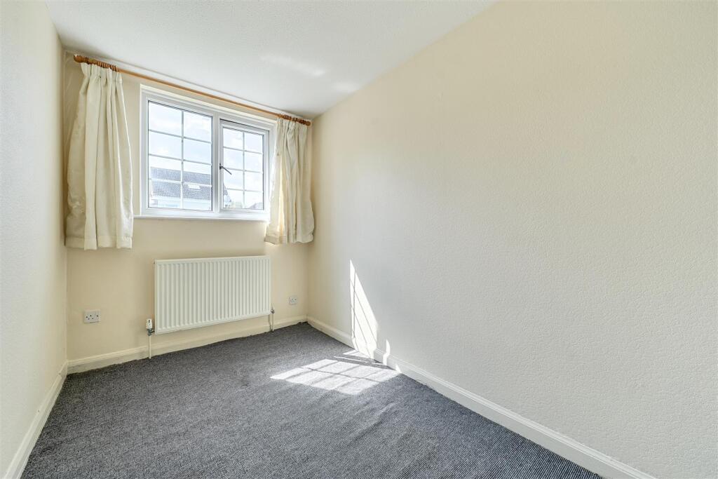 Apartment in Basingstoke and Deane, Lychpit, Riverdene - More