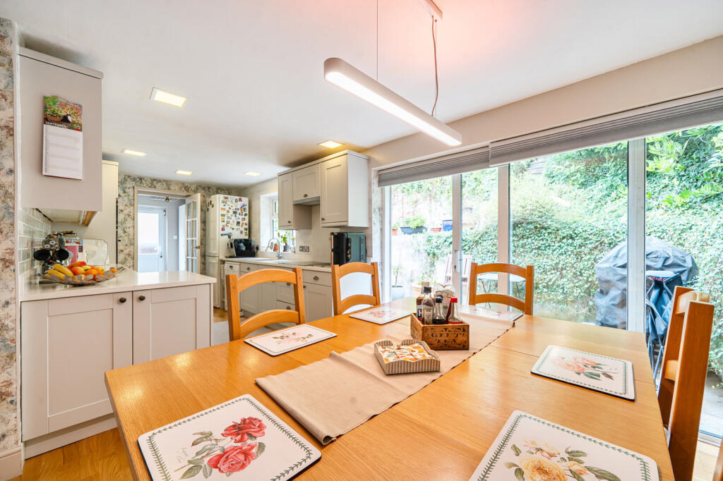 House in High Wycombe, Hughenden Valley, Totteridge - View 4