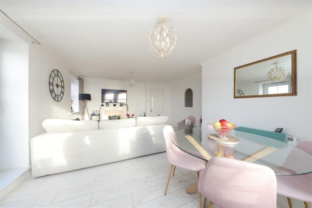 Pembroke Road, Ruislip – pohled 6