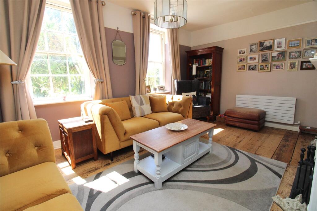 Apartment in Winchester, Wickham - More