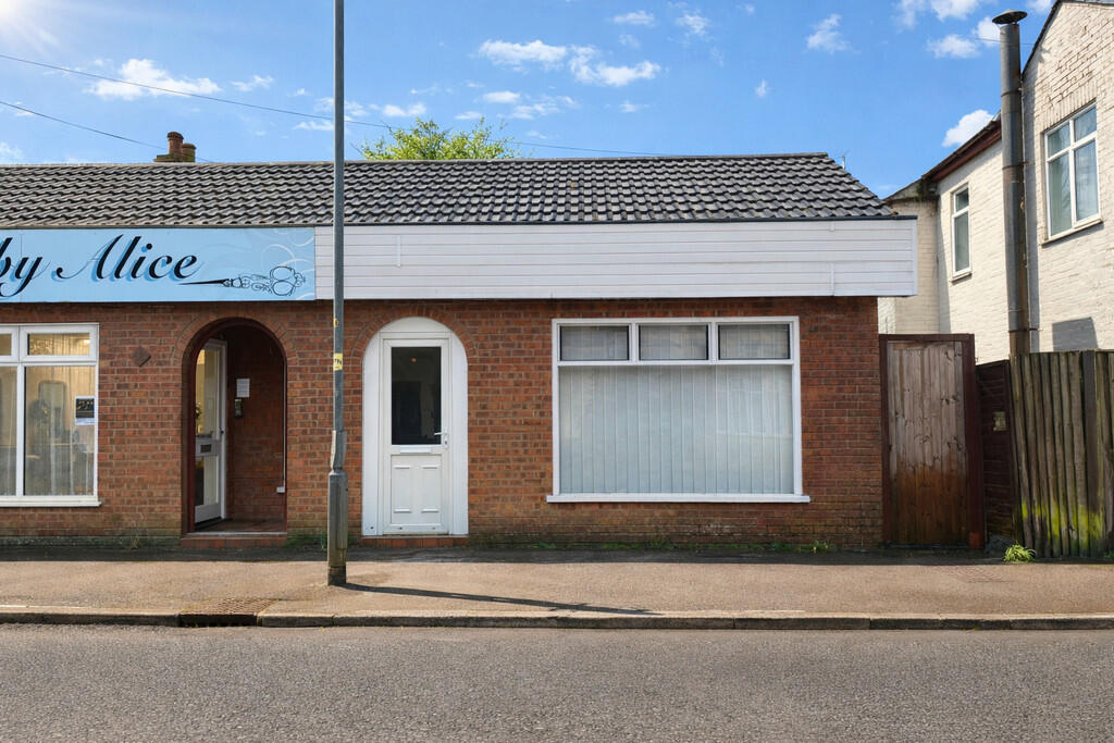 Main image of property: 42a Knight St Pinchbeck, PE11 3RB