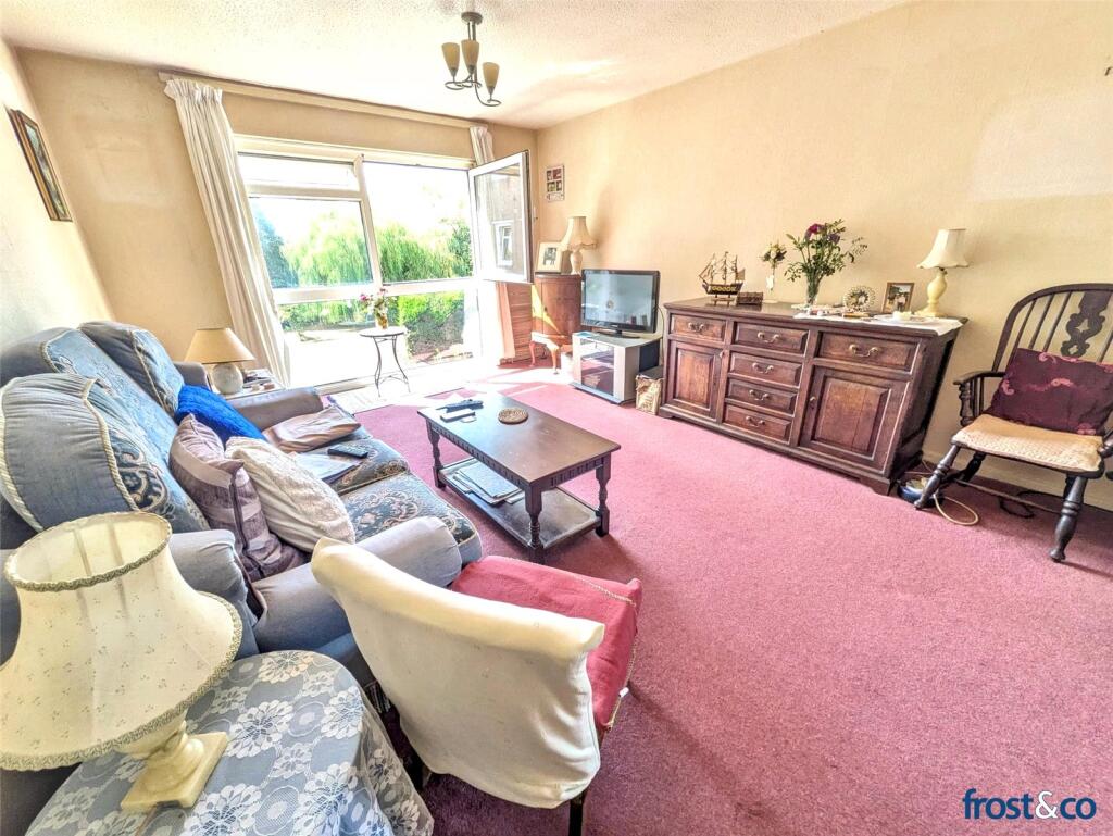 Apartment in Poole, Lilliput - View 2