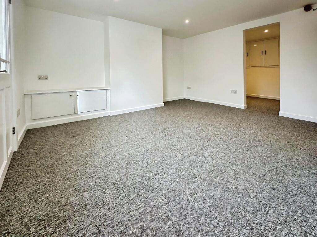 Apartment in Salisbury - View 2