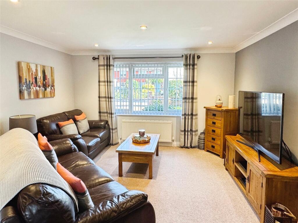 Portrush Close, Woodley, Reading photo 3