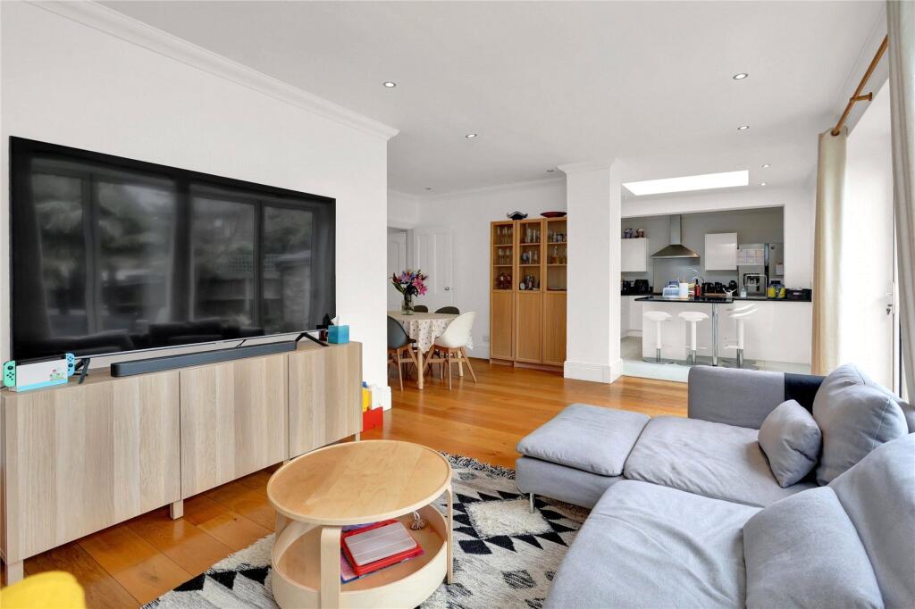 House in Elmbridge, Surrey - View 5