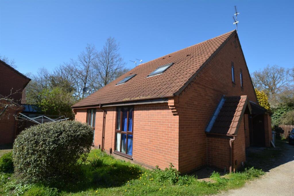 Main image of property: Hounsfield Close, Newark