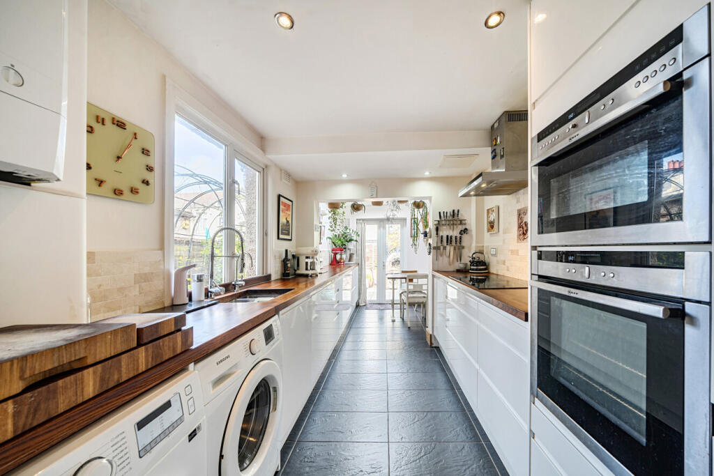 Summerfield Street, Lee, London, SE12 - View 2