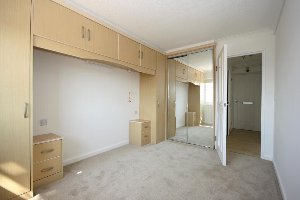 Apartment in New Forest, Milford-on-Sea - More
