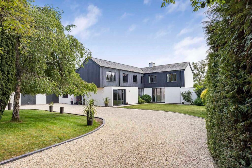 Old Bix Road, Bix, Henley-on-Thames, Oxfordshire, RG9 photo 2