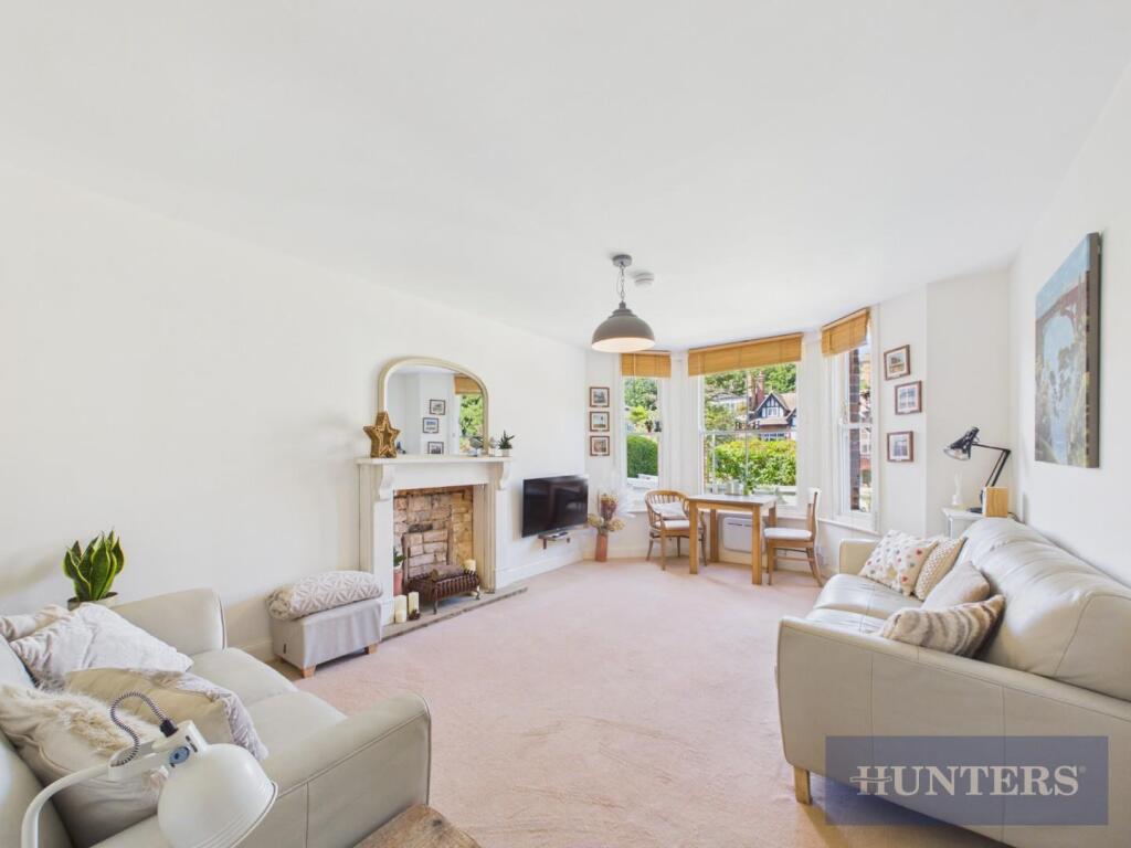 Apartment in Scarborough, St Nicholas Cliff, South Cliff - View 2
