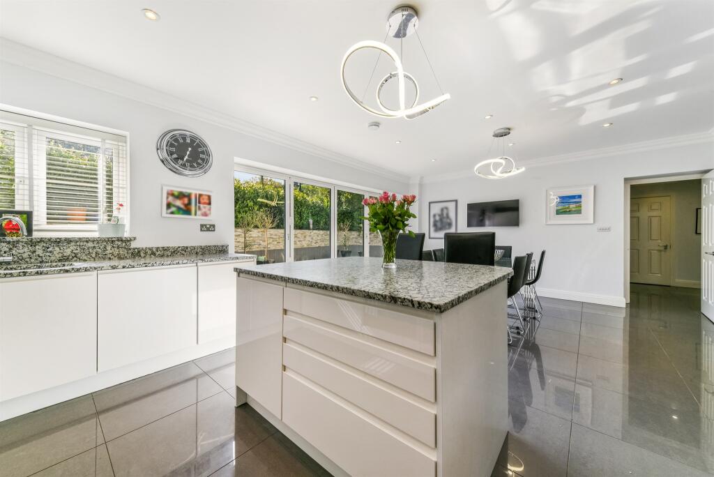 House in Croydon - View 4