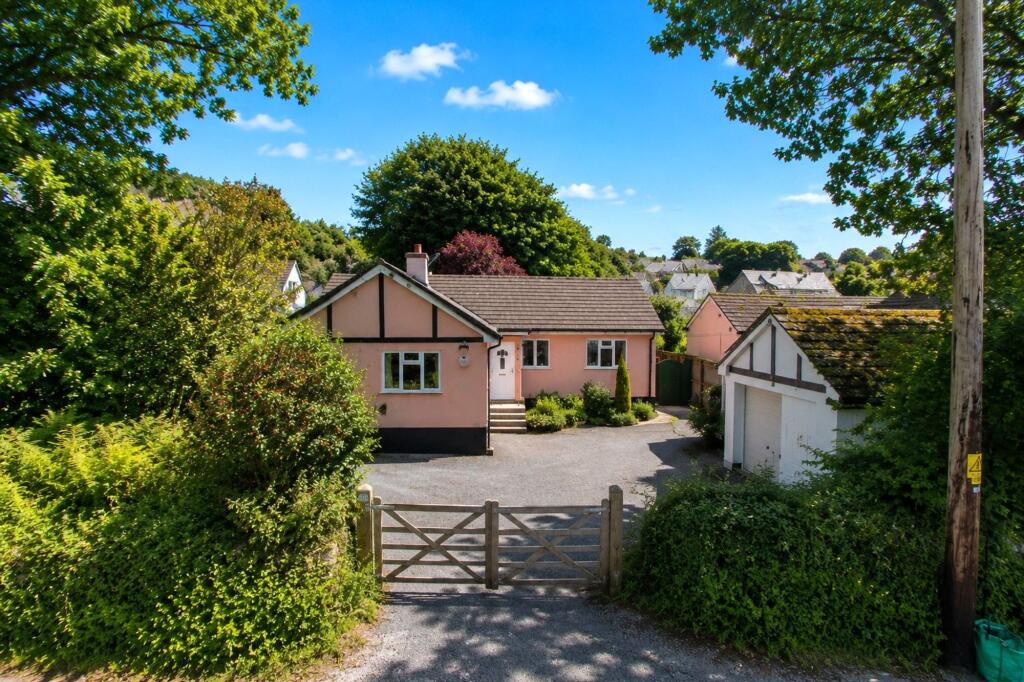 3-bed detached on Burrator Road, Dousland, PL20, £499,000