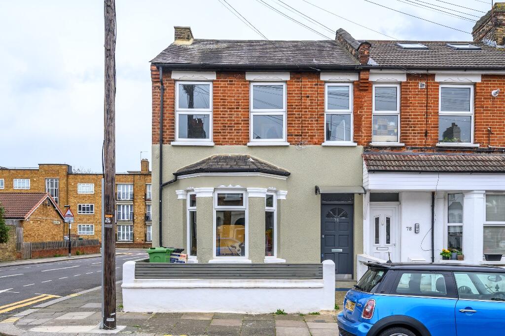 Main image of property: Station Crescent, London N15 5BD