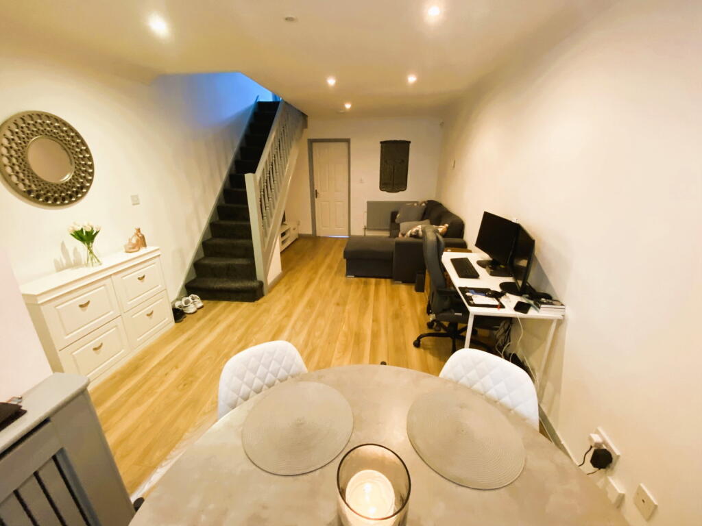 15 Titchfield Road, Oldham, OL8 2DW photo 4