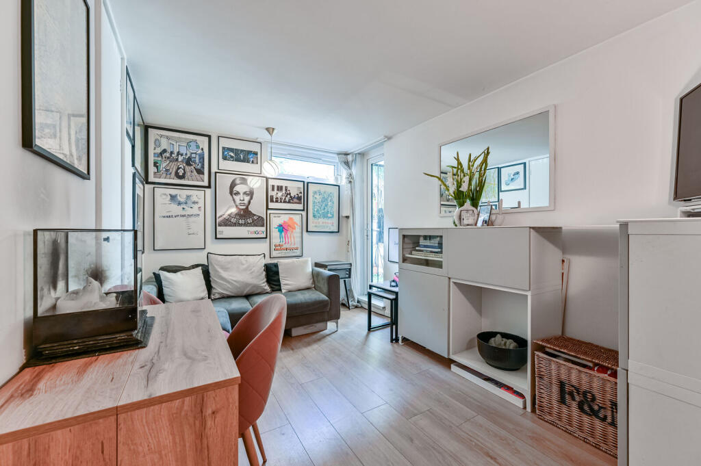 Apartment in London - View 5