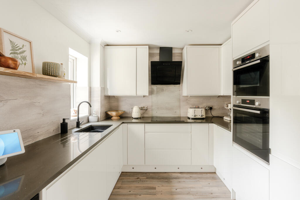 House in Bristol, Bradley Stoke - More