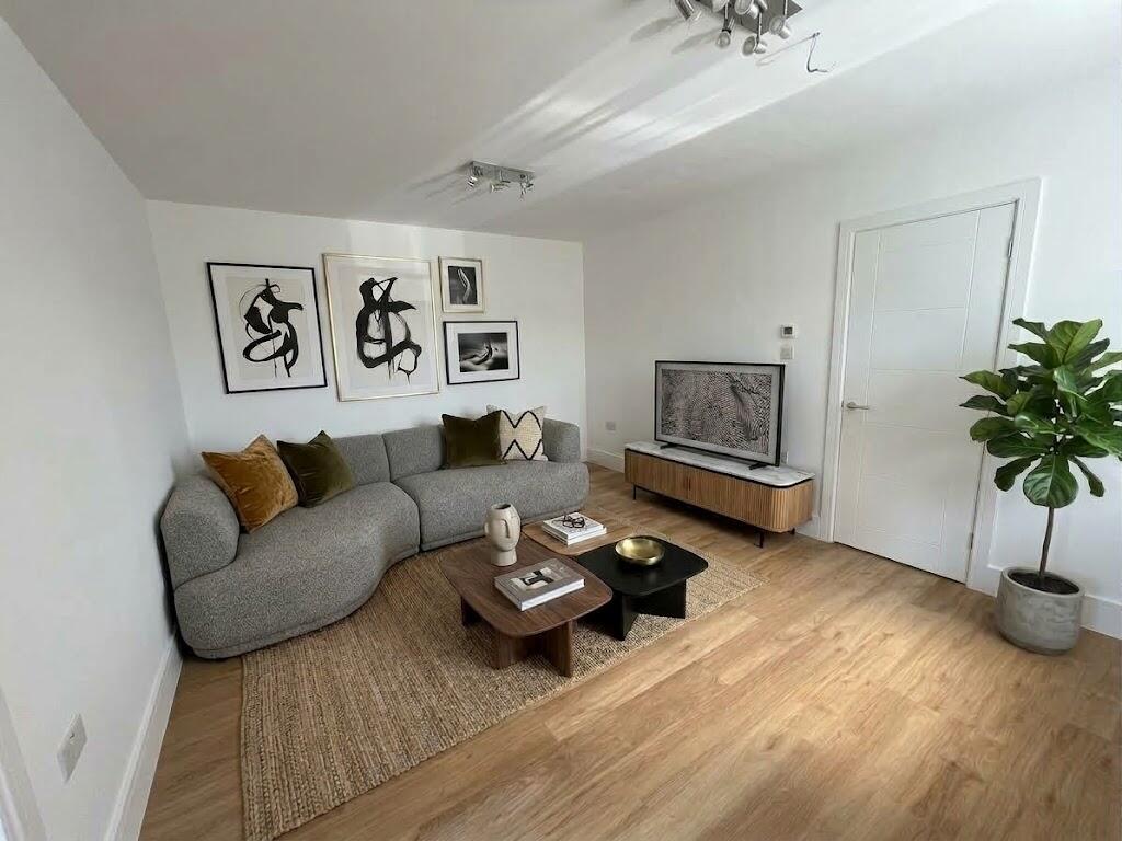 Apartment in Watford - View 2