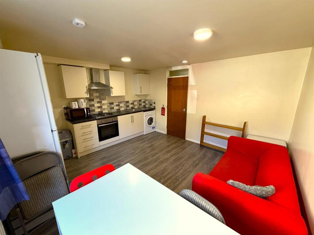 Main image of property: 9 Turners Lane, Sheffield