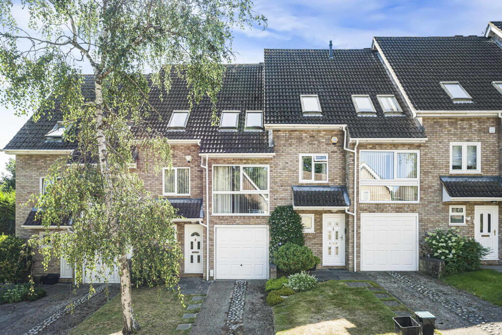 Main image of property: Rolvenden Gardens, Bromley, BR1 2TN