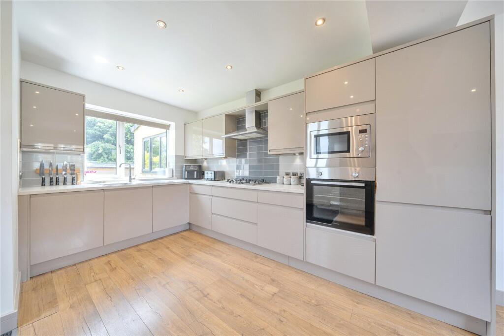 House in Kirklees, Leymoor - View 4