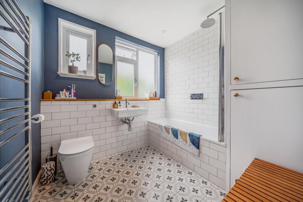 House in London, Merton Park - More