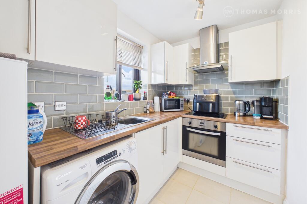 Blunham Road, Biggleswade, Bedfordshire, SG18 photo 4