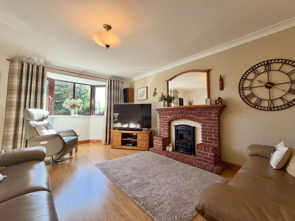 House in Dudley, Wrens Nest, Woodsetton - View 3