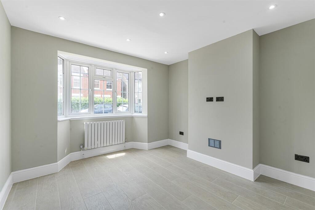 Bromley Crescent, Shortlands, BR2 photo 3