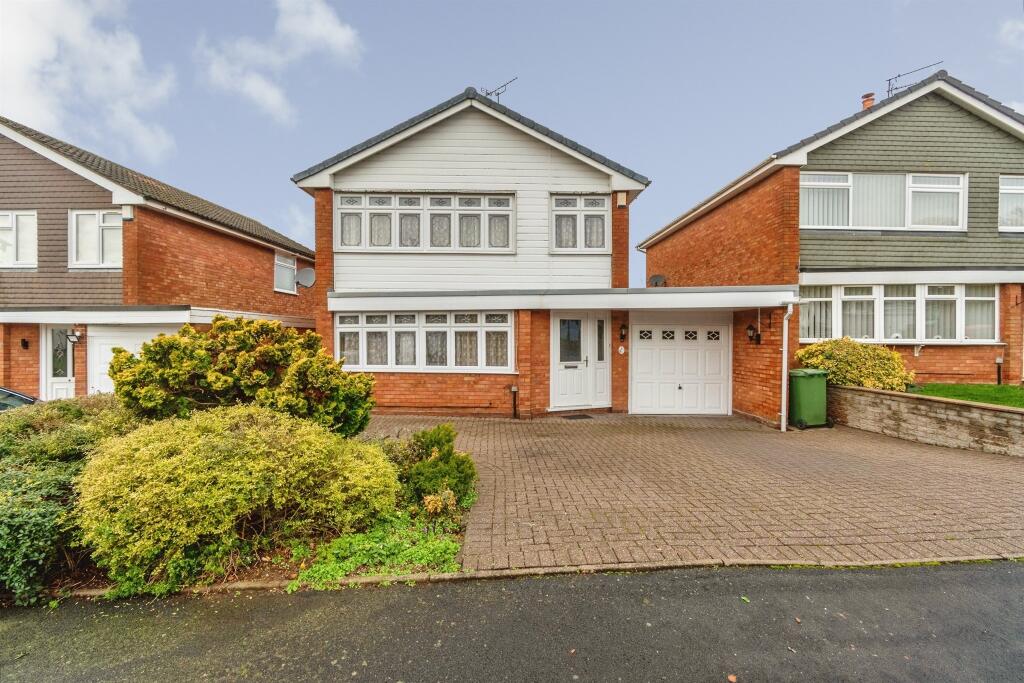 3-bed detached on St. Austell Road, Walsall, £350,000