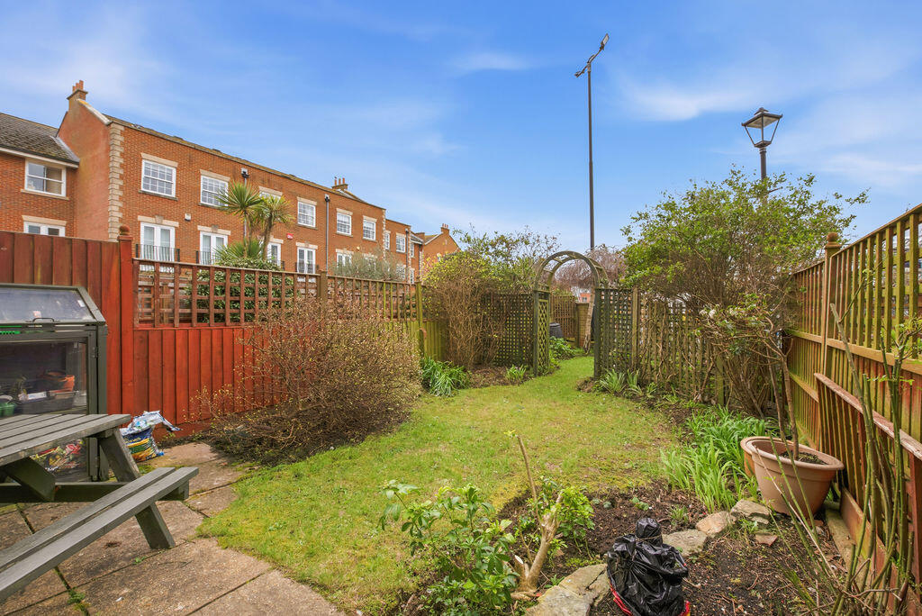 House in Portsmouth - View 2