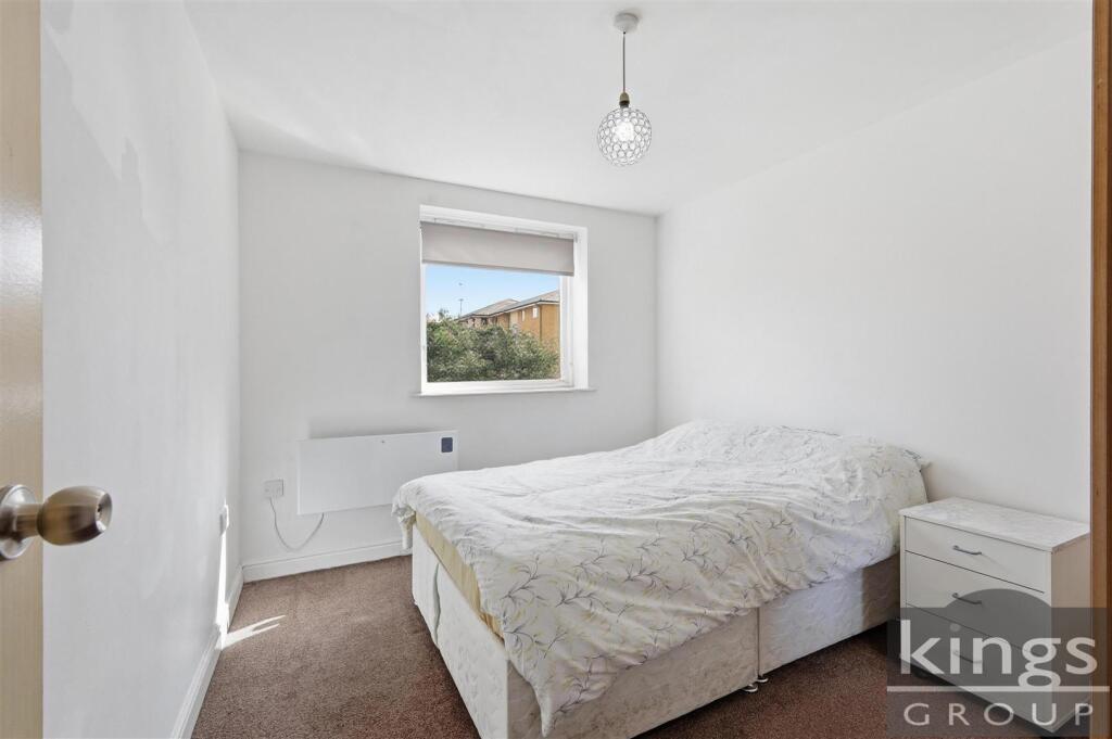 Apartment in London, Carterhatch, Southbury - View 5