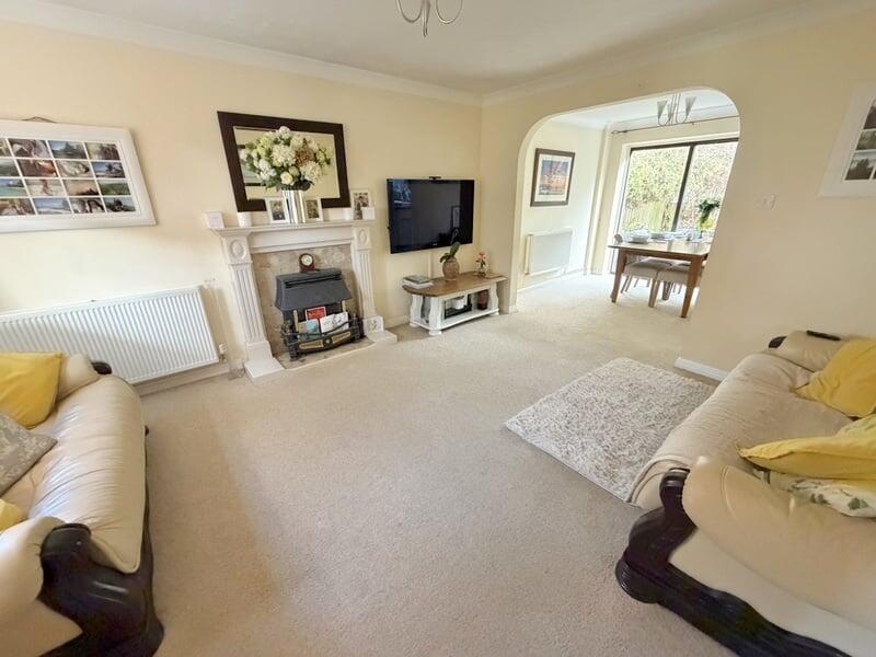 Martingale Close, Upton, Poole, BH16 photo 3