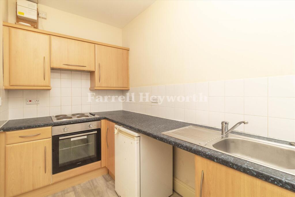 19 Clarendon Road, Morecambe photo 4